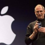 Steve Jobs’ Six-Month Ultimatum: How the iPhone’s Screen Revolutionized the Smartphone Industry